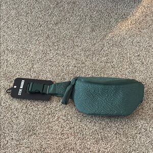 Steve Madden Green Crossbody Bag with Durable Design